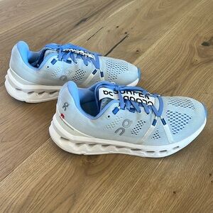Women’s ON Cloud Surfer Cloudsurfer 7 Blue White
